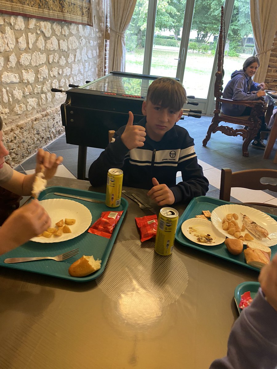 Frogs legs and Snails for tea! They were a hit with most… but not for others! Well done for trying! <a href="/ManorAdventure/">Manor Adventure</a> <a href="/dwryfelin/">@dwryfelin</a> 🐸🐌 #frenchcuisine #escargots #cuissesdegrenouille #france2024 #dyfmfl #frenchimmersion