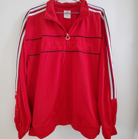 bethjpsu's tweet photo. So good I had to share! Check out all the items I'm loving on @Poshmarkapp #poshmark #fashion #style #shopmycloset #adidas #levis: https://t.co/4sILQUNutU https://t.co/ujcpwBLMvv