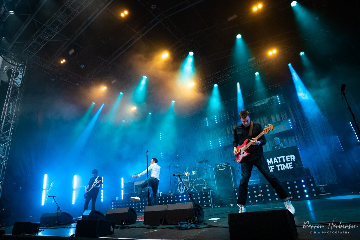 _dhaphotography's tweet photo. ππ·π΄π³ ππ΄π
π΄π½ - π»π΄π΄π³π
What a gig... so surreal being able to photograph bands which I've loved since I was a teenager. What a night it was, and the rain held off for most of it.
#leeds #shedseven #gigs #milleniumsquare
@shedseven @Ricktw1tter https://t.co/2ssZ4VuWFW