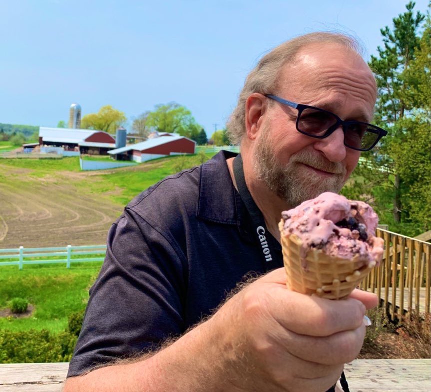 @ChocolateUrge Yum! Happy #NationalIceCreamDay from the 🇺🇸!🍦 
#MoomersFarm