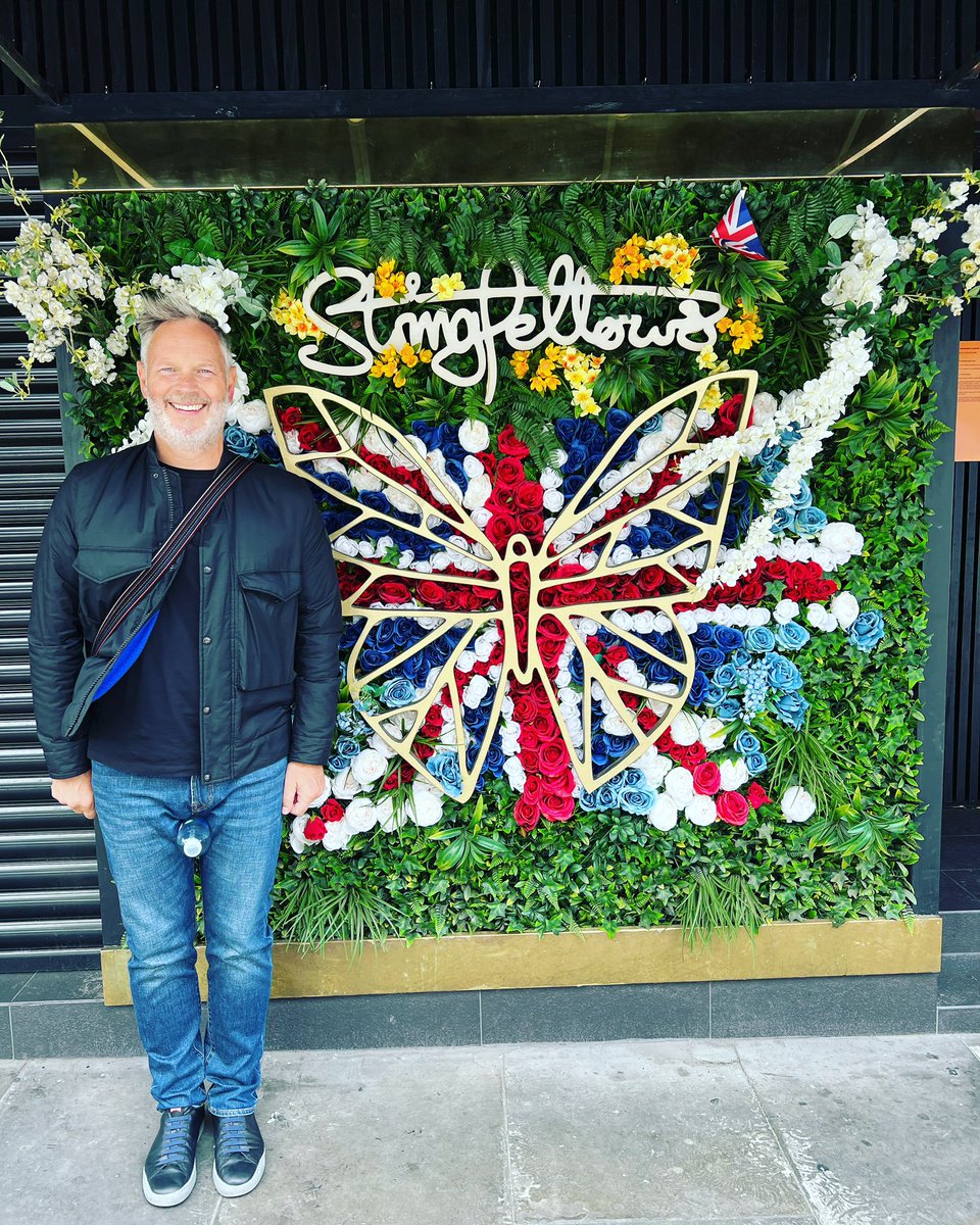 RobbieDargie's tweet photo. Finally got to Stringfellows but no sign of Sam, Maria or Linda 🙄 
#stringfellows #pagethree #80s https://t.co/yBSH3MsWpL