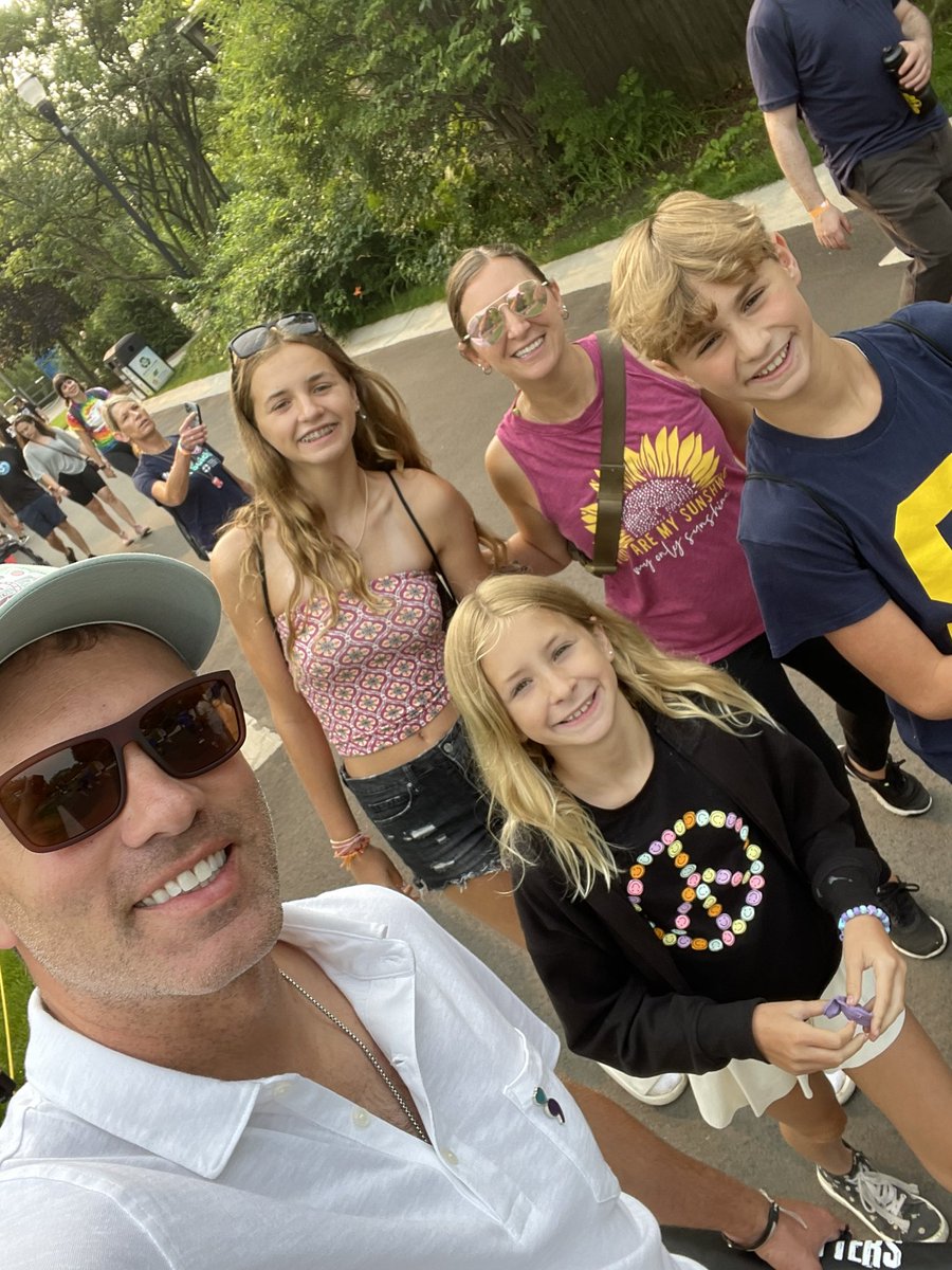 KAMeteyer's tweet photo. So glad we went to #Viewfest this morning by @WOH4L! The whole family had a great time, both at the Viewfest event and seeing the wonderful animals at the @detroitzoo. Thank you, Words of Hope 4 Life for organizing this fantastic community event! https://t.co/UObtAAMAJT