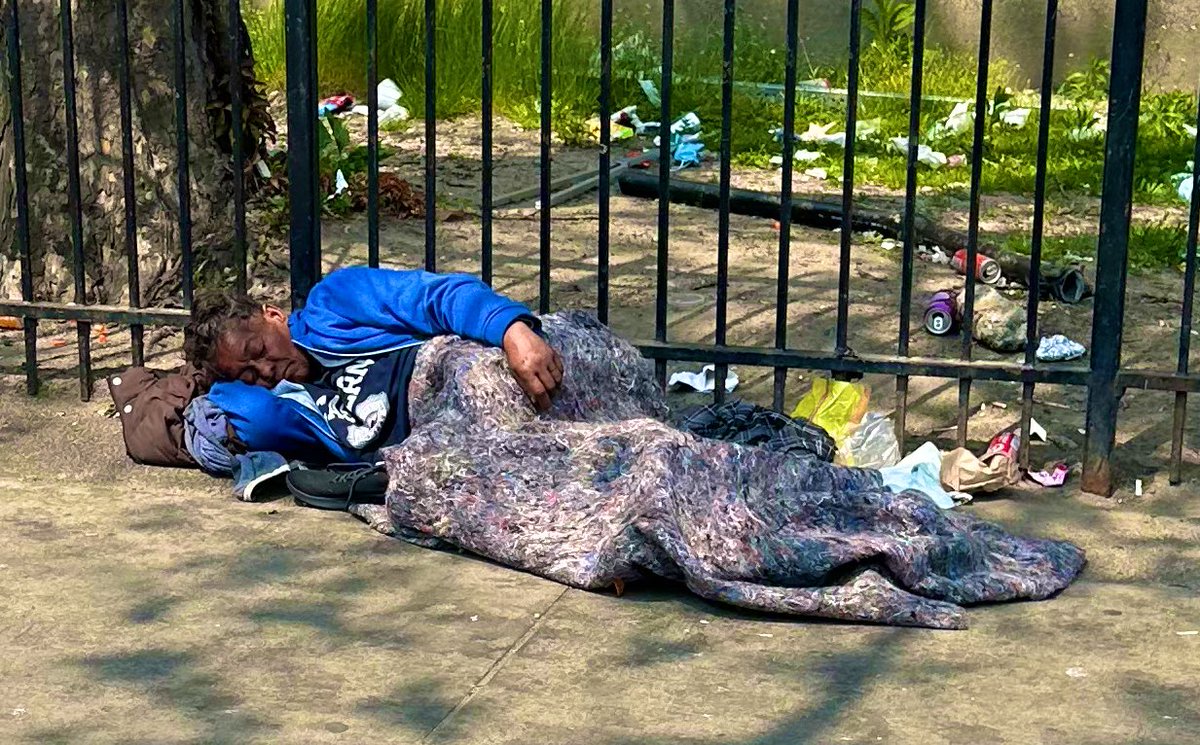 BostonPatrolmen's tweet photo. While recovering 2 guns, a knife and a machete at Mass/Cass, BPD Officers had to take evasive action to avoid the hundreds of open, uncapped, disease-filled hypodermic needles. Said one officer, “It’s ridiculous. A first-responder’s gonna get hurt. The city should be ashamed.” https://t.co/ugtkco1Jsa