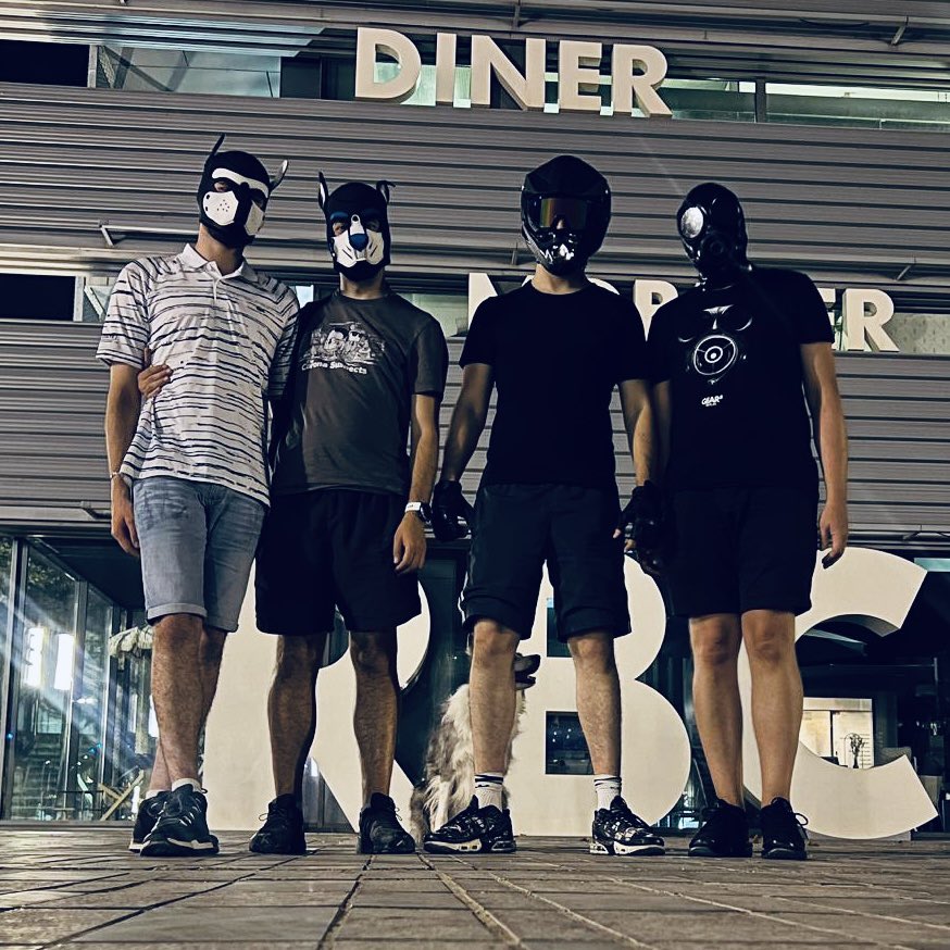 Another amazing weekend with friends, and the opportunity to show our beautiful city to  <a href="/sicasencol/">Sicasencol (22,5k) 🔜 Darklands 2026</a>. With <a href="/slk34000/">Sylvok</a> and <a href="/VarrelPuppy/">varrel_</a>