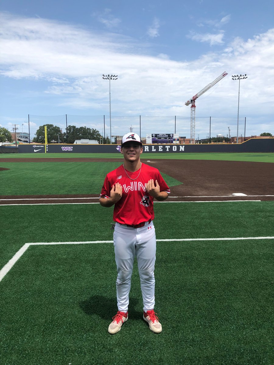 FiveToolTexas's tweet photo. F: @DFWTwins 17U Grey 10, Canes Southwest Gold 2024 0
PoG: Alex Veliz 2-2, 4 RBI https://t.co/oXqdoOh709