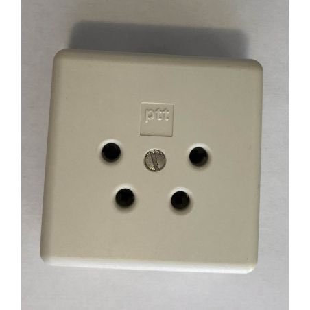 Zeer merkwaardige stopcontact aangetroffen in mijn woning met de letters ‘ptt’ erop. Gewoon zomaar. 

Waar dient deze wandcontactdoos voor? Probeert het regime miljoenen kritische Nederlanders af te luisteren? 

Heel interessant.