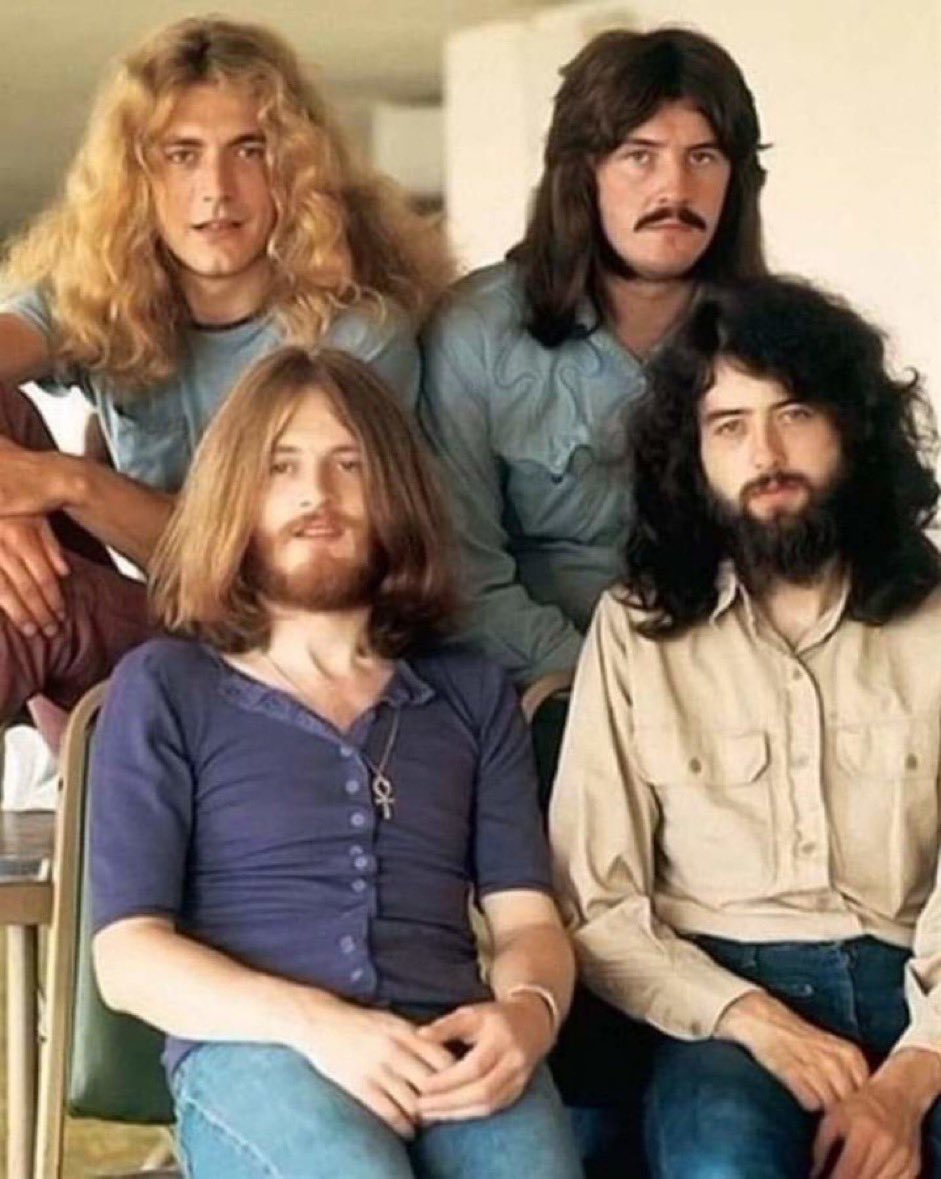 historyrock_'s tweet photo. Is Led Zeppelin better than The Beatles? 🤔👇🏻🎸 https://t.co/psYuBB5Nyt