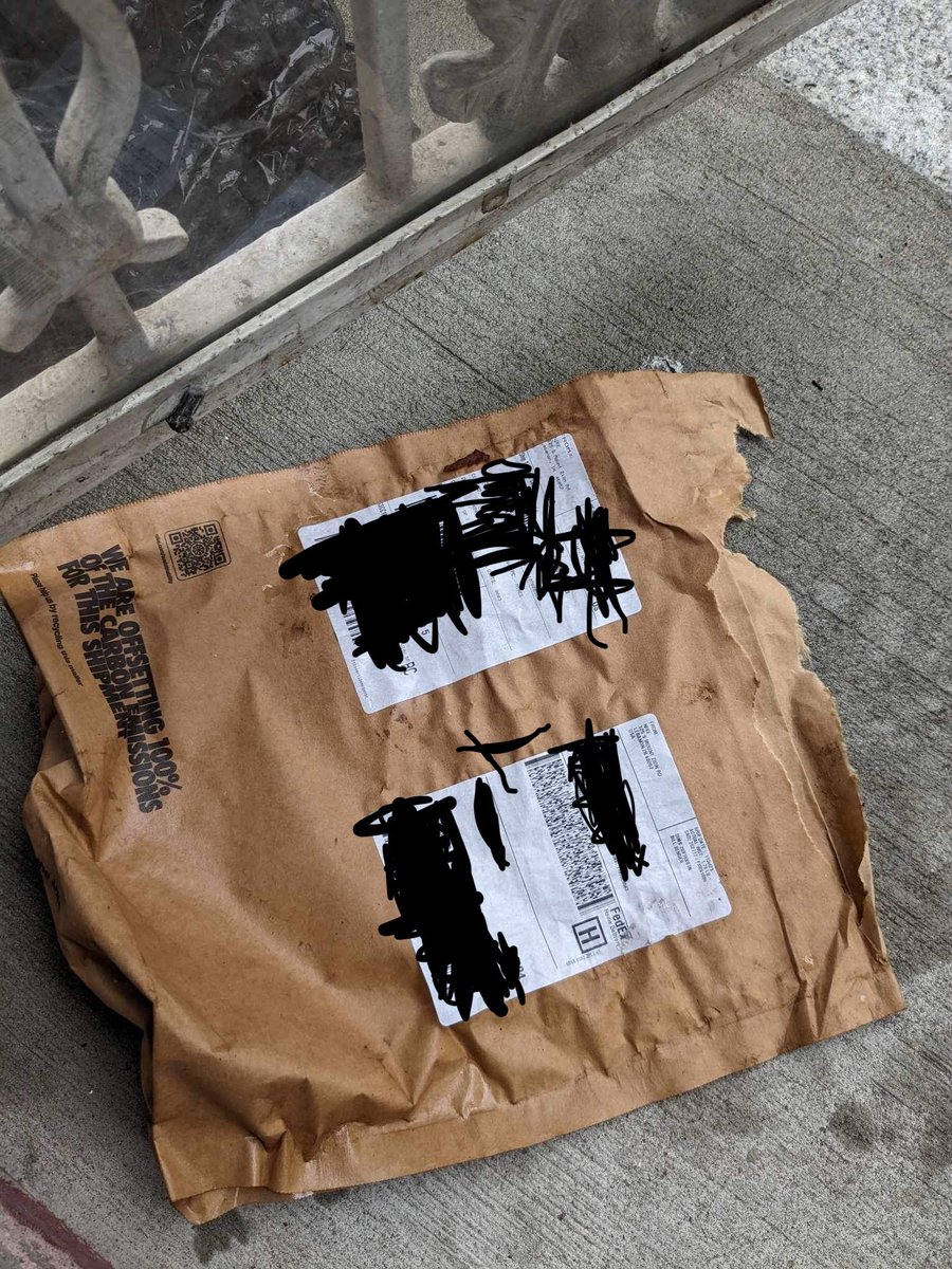 NYCFUK's tweet photo. @FedExHelp my package arrived like this with just a wet empty bag https://t.co/WnYl0i0upz