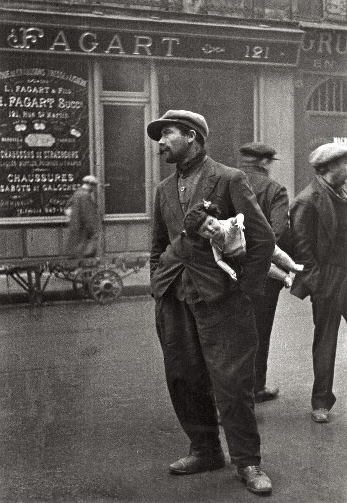 literlandweb1's tweet photo. "El deseo de ser diferente de lo que eres es la mayor tragedia con que el destino puede castigar a una persona..."
Sandor Marái
📷Alfred Eisenstaedt https://t.co/cTZlojPvcb