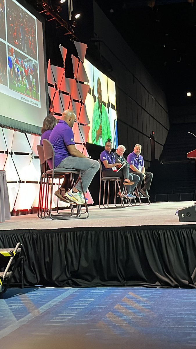 CoachPG3's tweet photo. @THSCAcoaches  Legends on stage at coaching school. #THSCAHuddleUp https://t.co/0ccGMQMFab