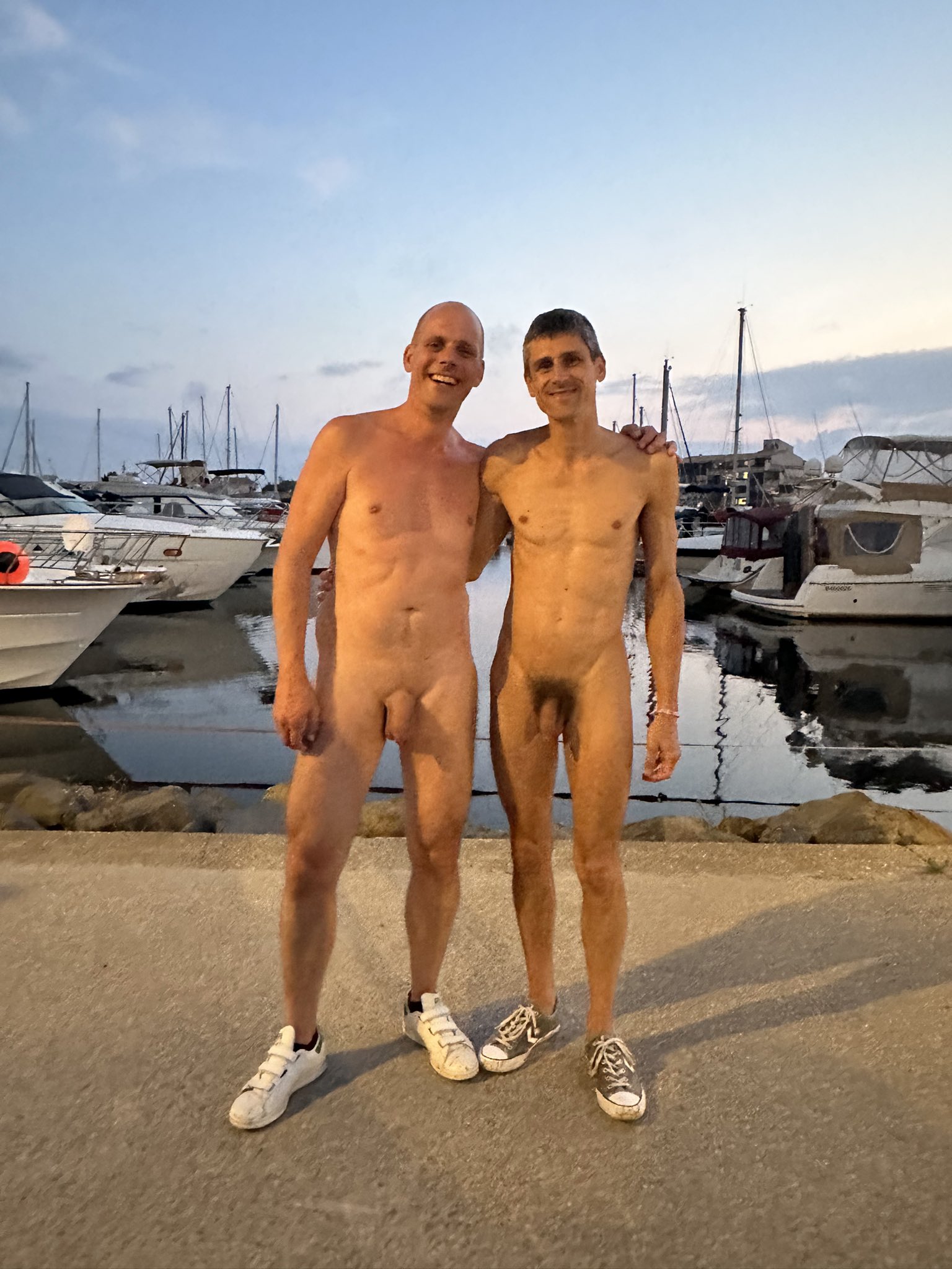 nude holliday  / X