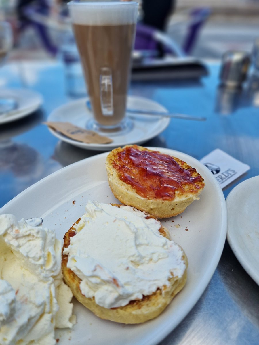 Couldn't decide whether to go with jam or cream first
 #scones