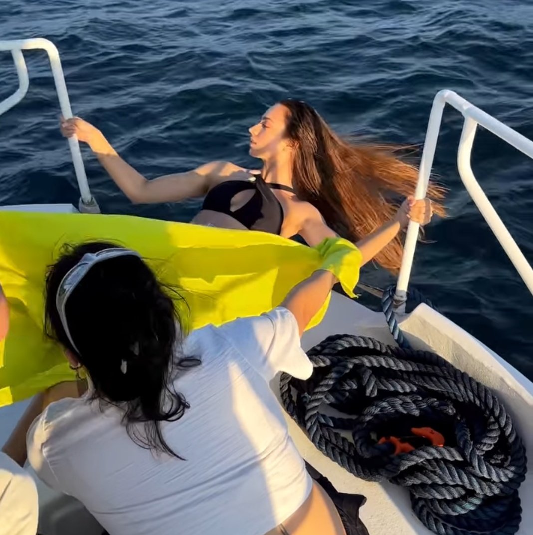 tskyitwasmaroon's tweet photo. Our unbothered queen getting the attention and photoshoots she deserves. I love to see her shine
#KendiDüşenAğlamaz #AlSer
#EylülTumbar #EnesKoçak https://t.co/1rAjOI4HiH