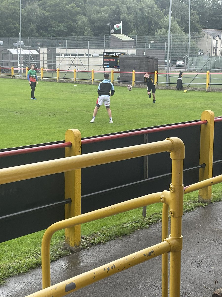 markahoppo's tweet image. Cheers to @Jon9Evans from @910Sports for his work with Ethan this morning focussing on passing techniques #goodhabits #scrumhalfready