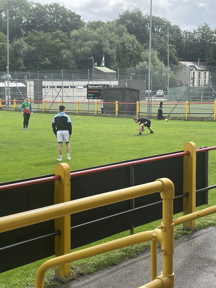 markahoppo's tweet image. Cheers to @Jon9Evans from @910Sports for his work with Ethan this morning focussing on passing techniques #goodhabits #scrumhalfready