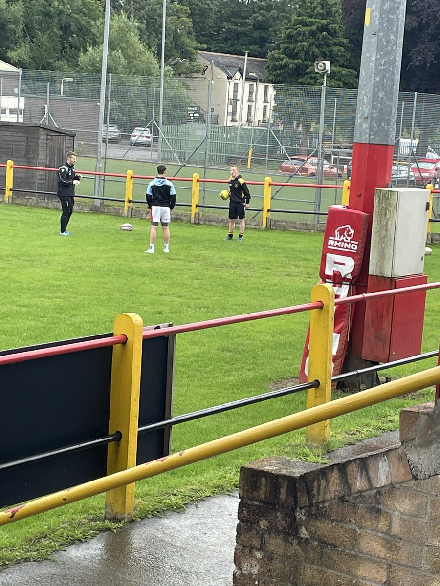 markahoppo's tweet image. Cheers to @Jon9Evans from @910Sports for his work with Ethan this morning focussing on passing techniques #goodhabits #scrumhalfready