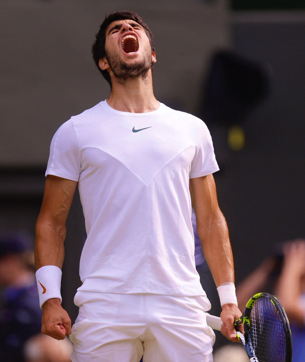 theMadridZone's tweet image. 🚨| HISTORY: Carlos Alcaraz wins the Wimbeldon defeating Novak Djokovic. 🎾🏆