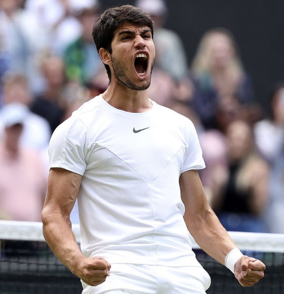 theMadridZone's tweet photo. 🚨🇪🇸 Carlos Alcaraz wins his second career Grand Slam:  

🇬🇧 Wimbeldon 2023. 
🇺🇸 US Open 2022. 

⭐️ Only 20 years old. https://t.co/L9S1giP6jn
