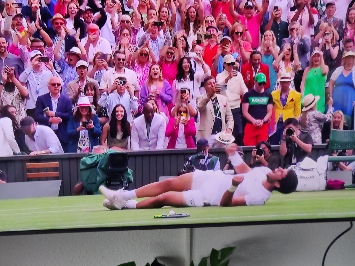 Los pelos como escarpias <a href="/carlosalcaraz/">Carlos Alcaraz</a>