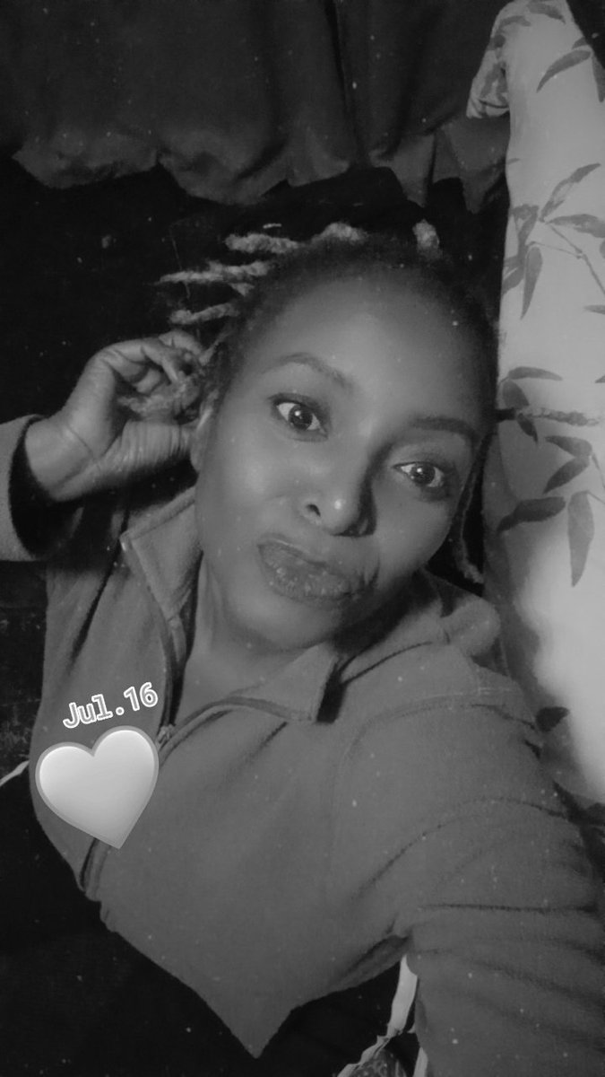 Thosi43314438's tweet photo. When you feeling like shit but have a filter 🤭🤭🤭
Happy Monday Eve Bagolo
#AreFoleng ka nkane ebile https://t.co/OEj02ViF8M