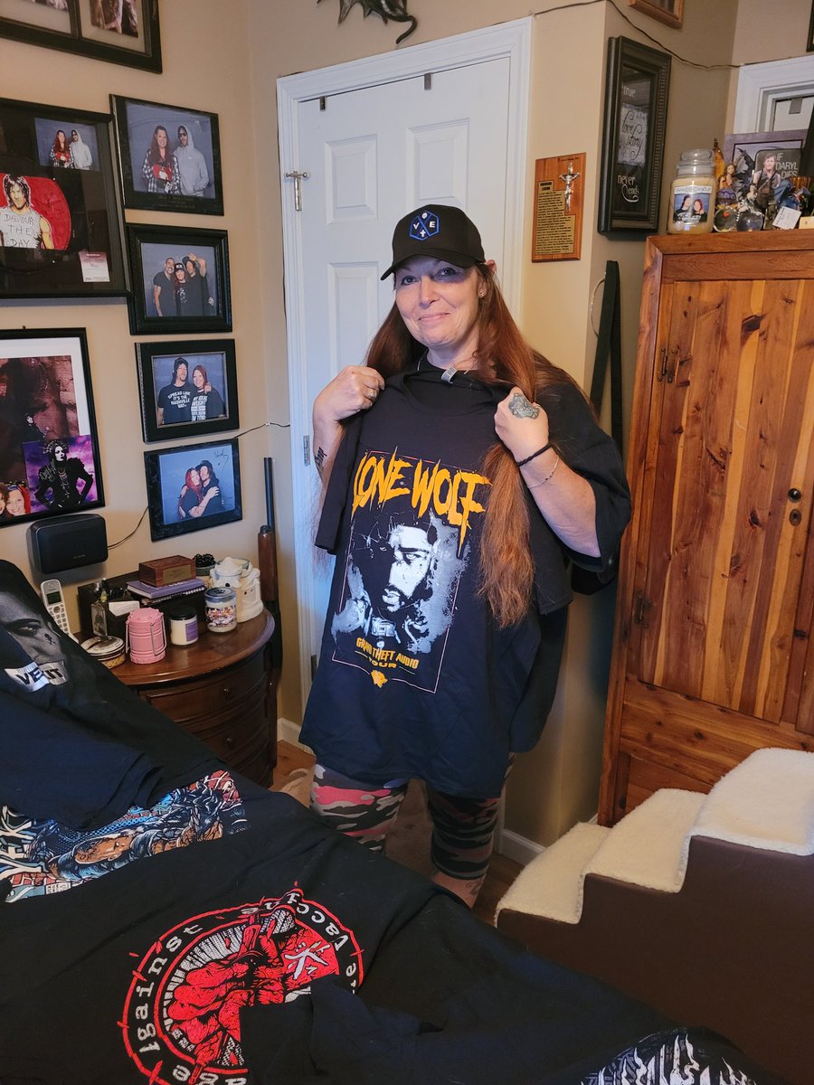 shelly28_k's tweet photo. Can't see it all but respect to my bro Tommy Vext shownin off my merch go support him get some merch and cds and tickets u won't regret it love ya Tommy https://t.co/Fn3LWA2pyf