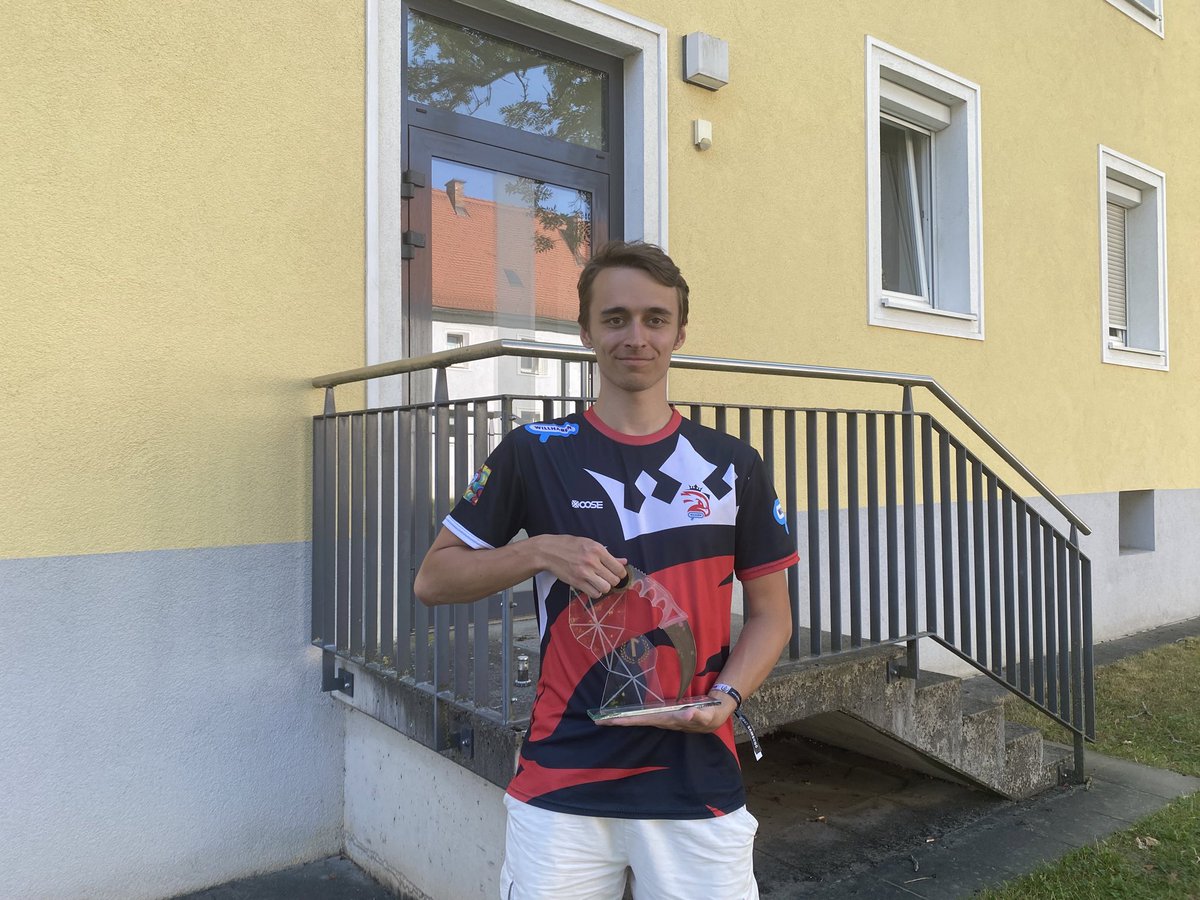 Maku_CS's tweet image. Dieses Wochenende gemeinsam mit @smokahCSGO @sesL_cs @alex_atcs  @JinKhanZen auf der Atlantis 2023 gewesen und gewonnen. War eine sehr spaßige Funlan auch wenns gefühlt 20 Grad zu warm war für eine Lan. 🌚