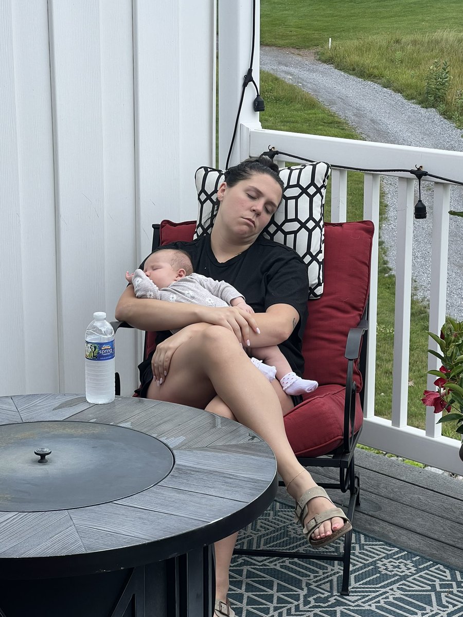 GennaDavis3's tweet photo. Pictures I take of my husband and our baby vs pictures he takes of me: https://t.co/XvOJRIrilF