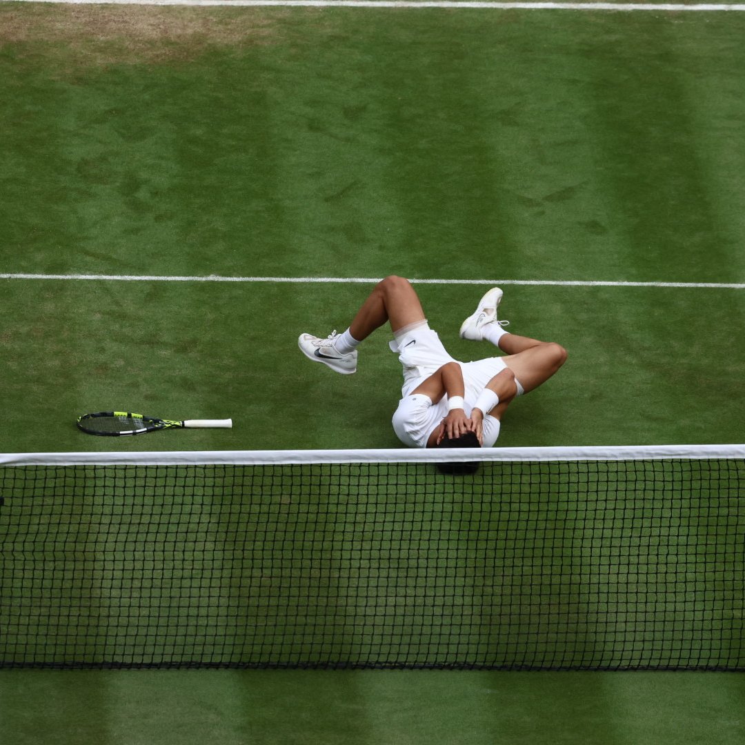 RT @Wimbledon: You did it, @carlosalcaraz. 

#Wimbledon https://t.co/wmcquupnYs