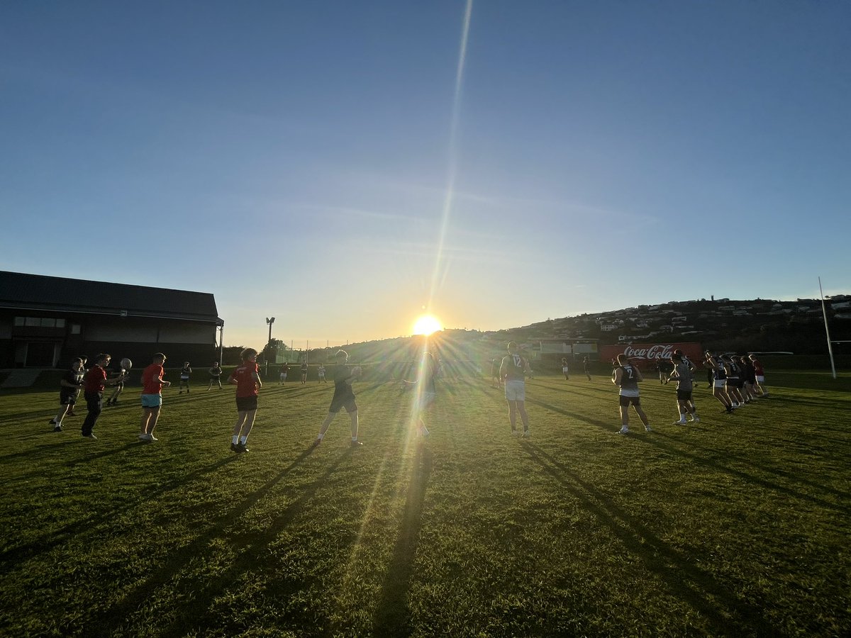 Day 10🇿🇦🏉 - Double figure of days on tour brings an early game drive, training session and a new location 🦛 🏃🏼‍♂️📍

Huge thanks to <a href="/OmbersleyGolf/">Ombersley Golf Club</a> &amp; Wedding Pearls for sponsoring the tour hoodies which have come in very handy 🥶🌅🌌

🔴🔵

#KSWRugby | <a href="/Old_Vigornians/">Old Vigornians</a> | @NextGenXV