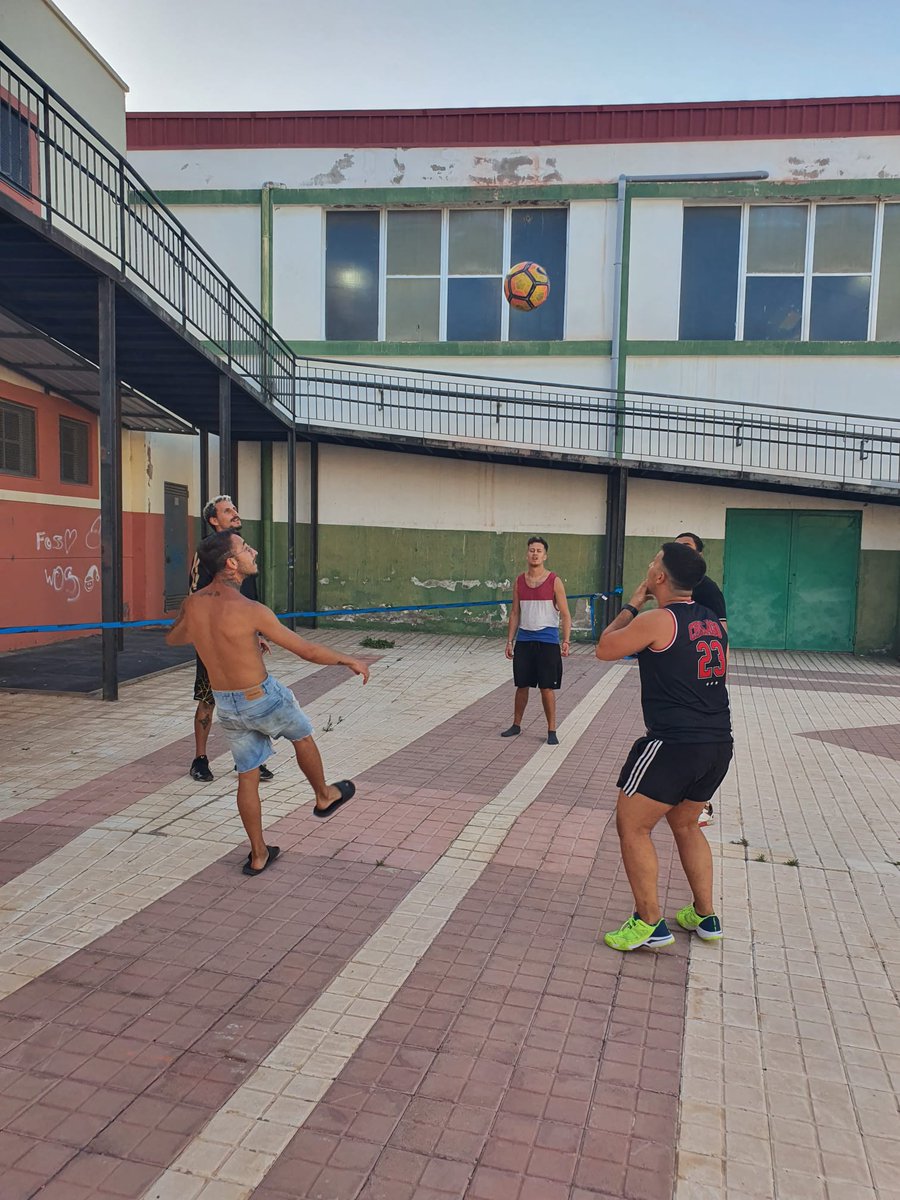 ingeniojoven's tweet photo. 🎇🍨🤜 Convivencia Viernes-Locos 🤛🍧🎆

Continuamos con otra convivencia donde incorporamos... ¡los helados! 🍧🍨🍦 Con estos calores que estamos viviendo solo podemos combatirlo con buen rollo, ocio positivo y 🍧¡helados!🍨 si, 🍧¡helados! 🍨 🤣🤣😁. https://t.co/mOBHDQXPyE