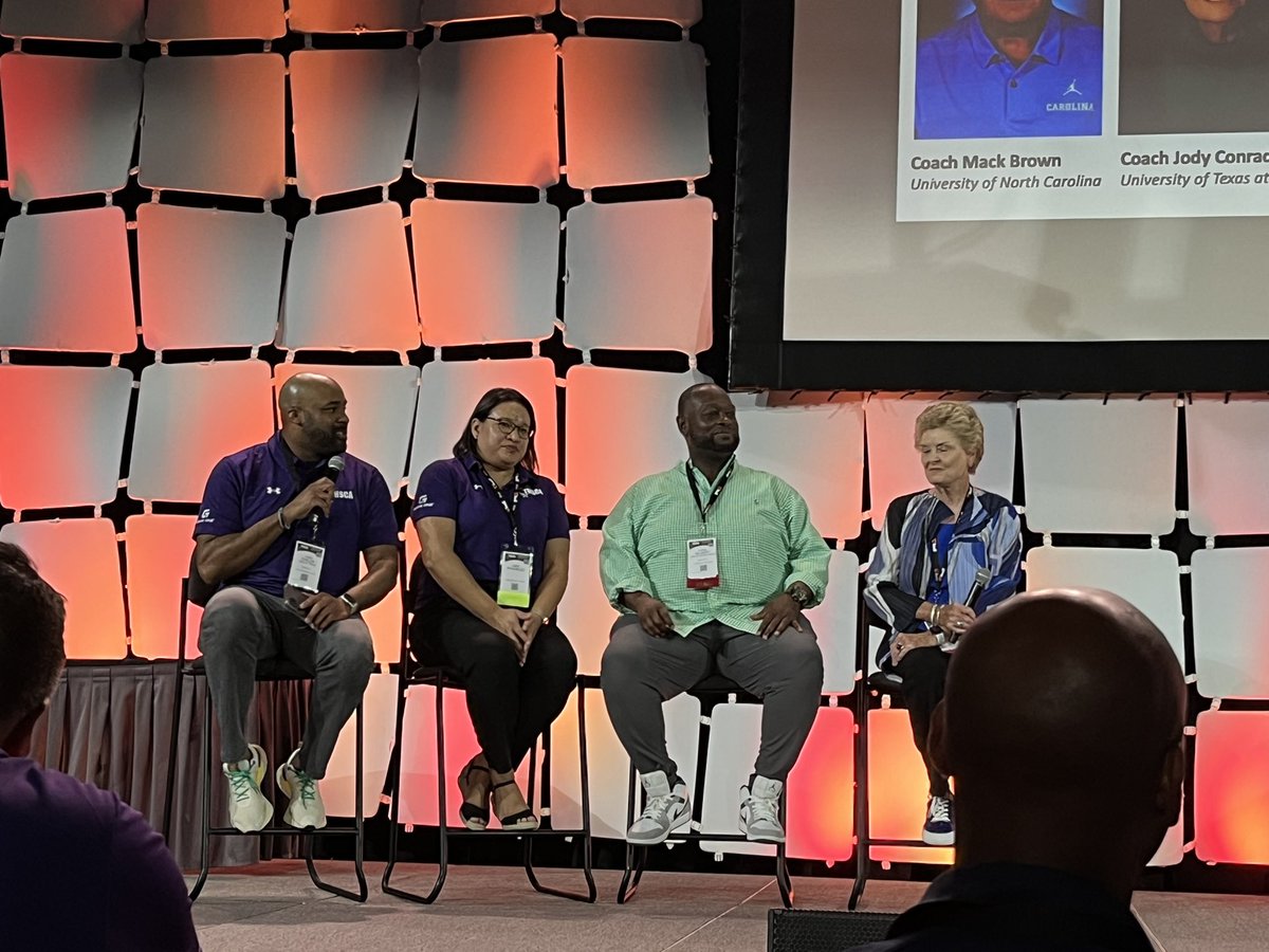 sbisdathletics's tweet photo. A great group of panelists to glean kernels of wisdom from @ the @THSCAcoaches #THSCAHuddleUp! Grateful for the opportunity to listen &amp; learn from these leaders. Their shared experiences remind us of our why &amp; excite us about kicking off our seasons off soon! https://t.co/AZ7BXypkO2