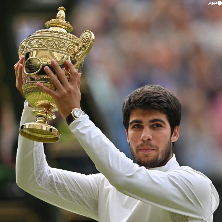 ➤ Ya conquistó 2 títulos Grand Slam.
➤ Ganador de Wimbledon.
➤ Ganador del US Open. 
➤ Tiene el récord como el más joven en ser el Nº1 DEL MUNDO en el ranking ATP. 
➤ El más joven en ganar el Miami Open. 
➤ El más joven en ganar el Madrid Open. 
➤ Puede decir que le ganó a