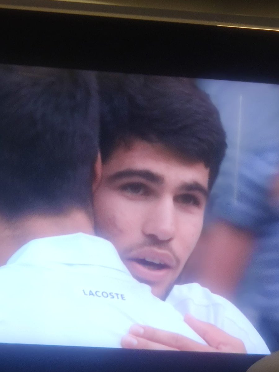 pjmartinstar's tweet photo. Las lagrimas de un campeón, dentro y fuera de la pista. Estamos de enhorabuena y muy felices. Gracias @carlosalcaraz https://t.co/bPo1sclsJz