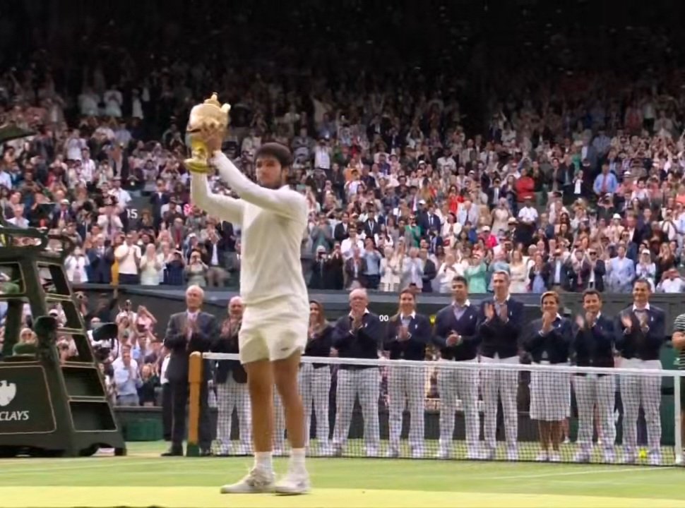 2Arati's tweet photo. #tennis 🎾
#WimbledonFinal  #wimbledon2023 #AlcarazDjokovic

#Alcaraz claims his first #Wimbledon title! https://t.co/v3cHbKc80U