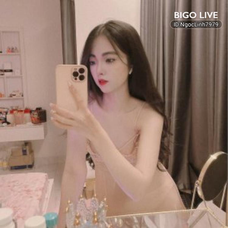 RNGNGDNG1's tweet photo. Mau lại đây #BIGOLIVE để xem buổi live củaNgọc Linh và kết bạn mới nhé！ https://t.co/W9odUmrPRd https://t.co/jSOWoEI8Np