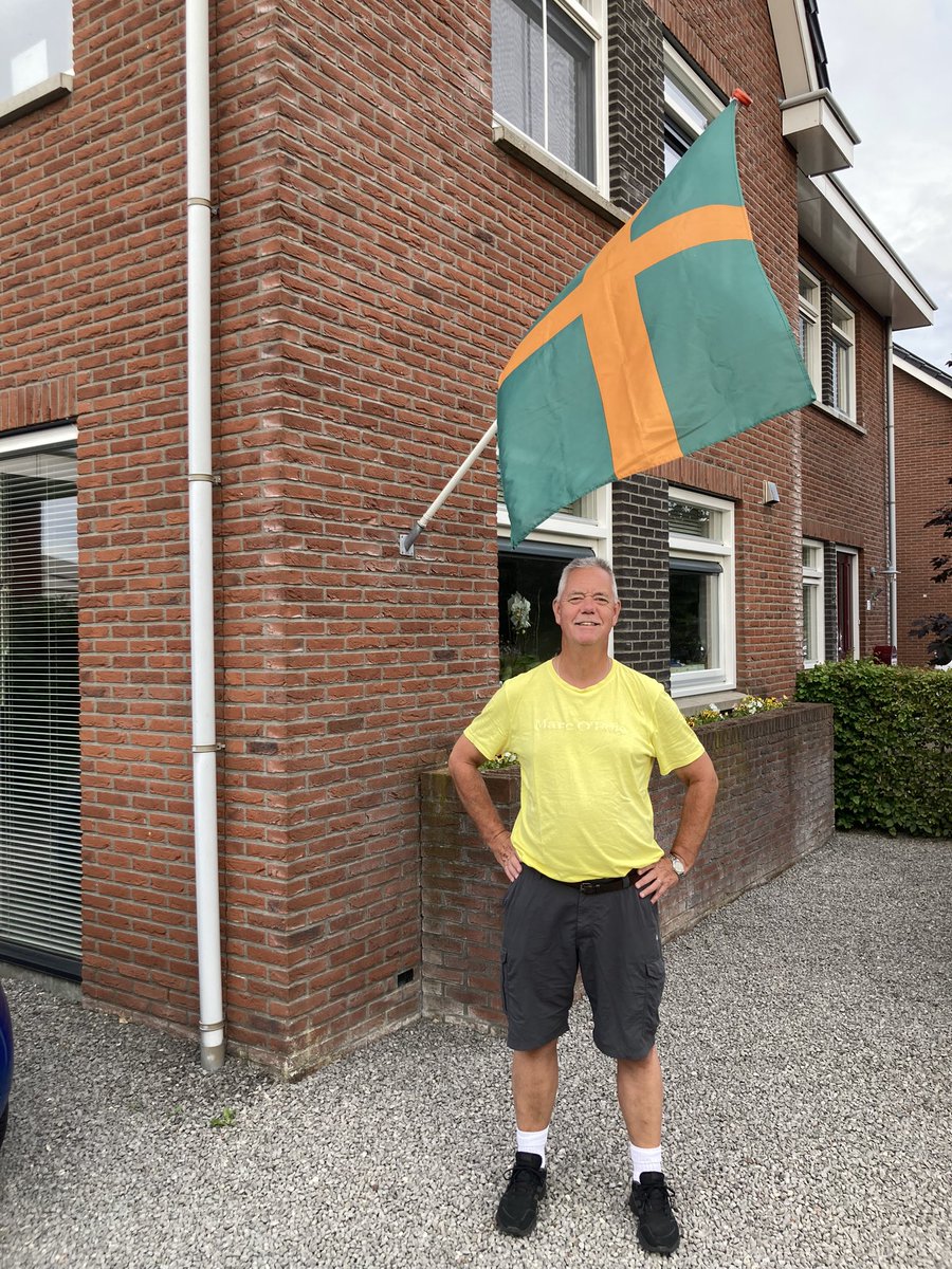 De vlag van Nijmegen hangt weer uit. Tijd voor de 4Daagse 🥾🥾