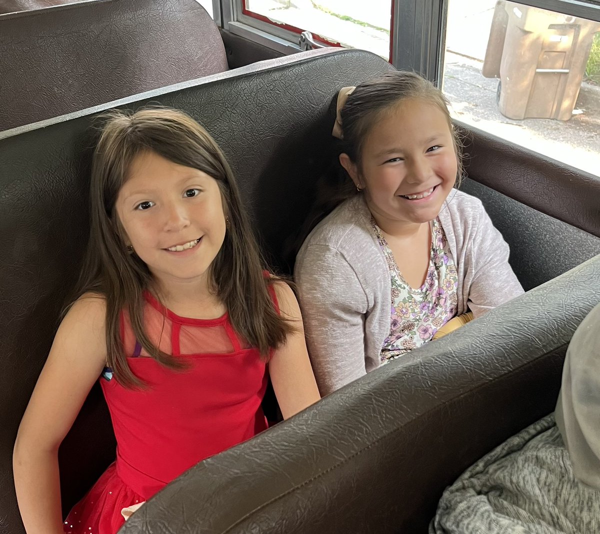 EricMichigan's tweet photo. So proud of my daughter ( purple sweater) 🥹
She has been praying 🙏🏻 for a whole year for her neighbor friend to come to church ⛪️ Today God answered her prayer🙌🏽 and both of them were so excited!!! #whooooop 🏃🏼♂️🏃🏼♂️🏃🏼♂️🏃🏼♂️ #prouddaddy #shewilltakethebuskids 🚌🚌🚌🚌 https://t.co/8QIMlyfUJ6
