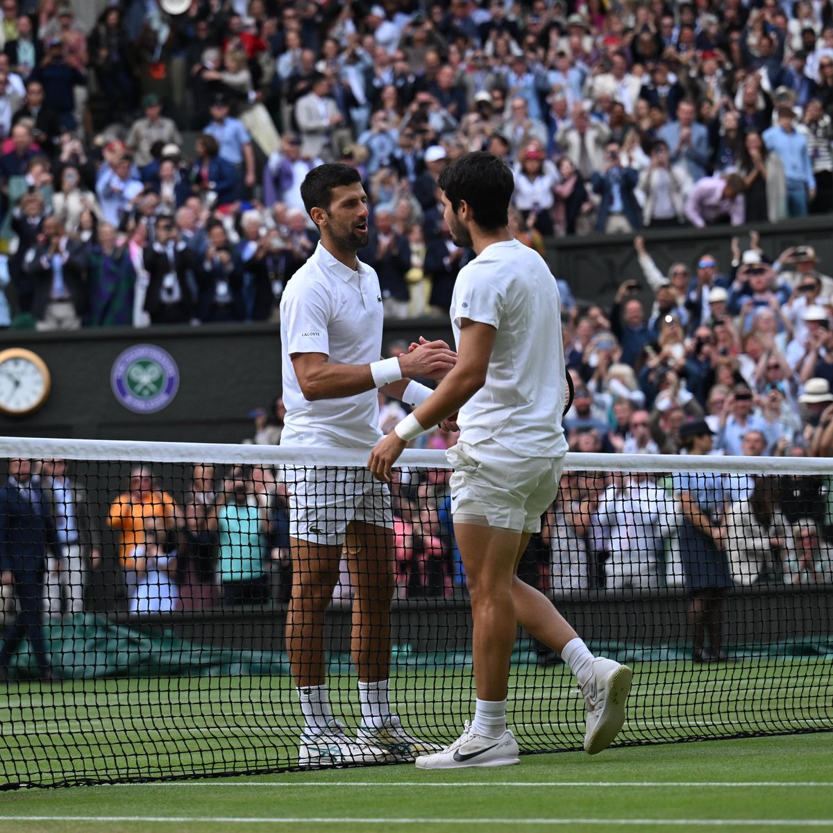 pviola14's tweet photo. Pueden decir cualquier cosa negativa de él, pero a la hora de perder, Djokovic es el jugador más caballero para con su rival vencedor. En todos los casos o en la mayoría. Alcaraz, Ferrero, la emoción por sus hijos. Y no es cassette, claramente. Detalles. 🎾🎾🎾 https://t.co/q7GtxmXcV7