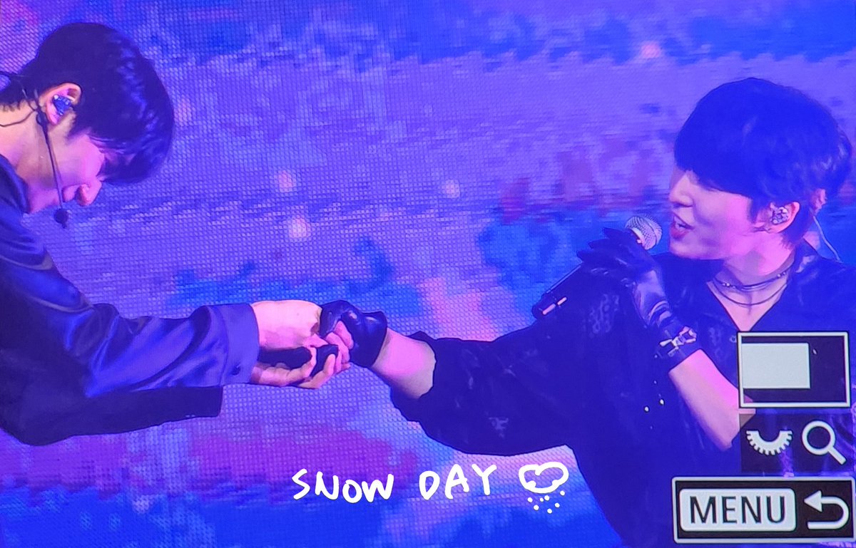 230716 알비덥콘 프리뷰

☁🧡💙

#원어스 #ONEUS #서호 #건희 #SEOHO #KEONHEE