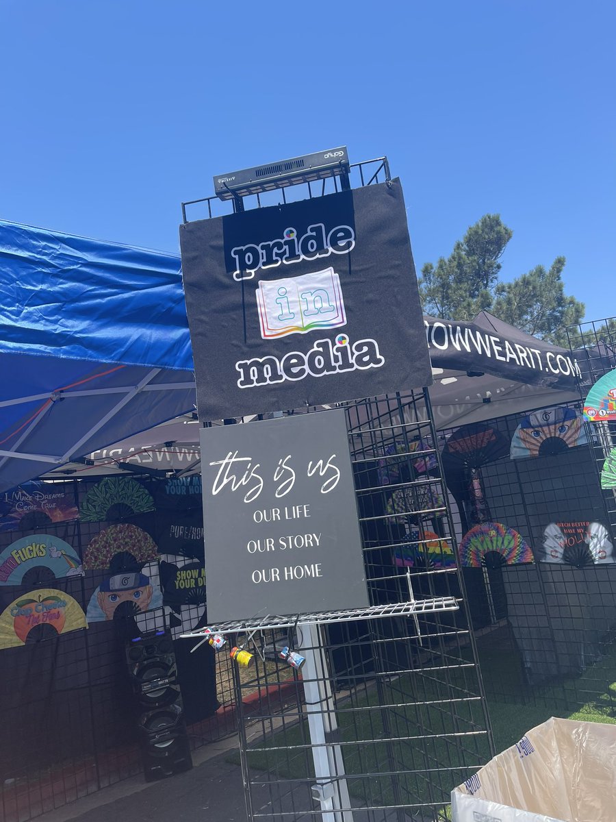 melissad309's tweet photo. Look what we found!!! @DavidArchie magazine 😍😍 @FODFansofDavid last photo is the booth it’s at!! They’re free!!! He’s in the pride thrive as well! https://t.co/q1Hv9Tb5Ft