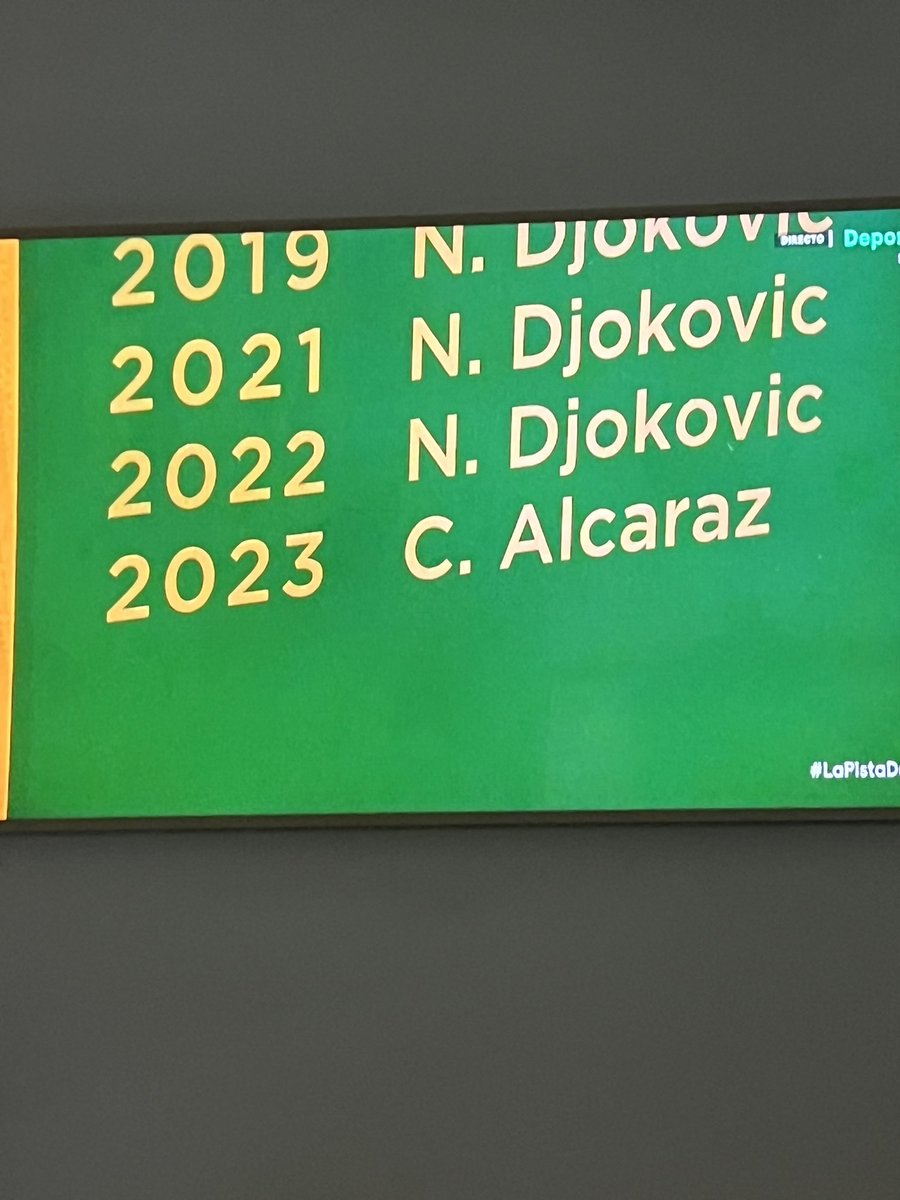 juliancanadas's tweet photo. #enhorabuena @carlosalcaraz #WimbledonFinal #WimbledonTennis #FelizDomingo #Historia https://t.co/6O32huHTgM