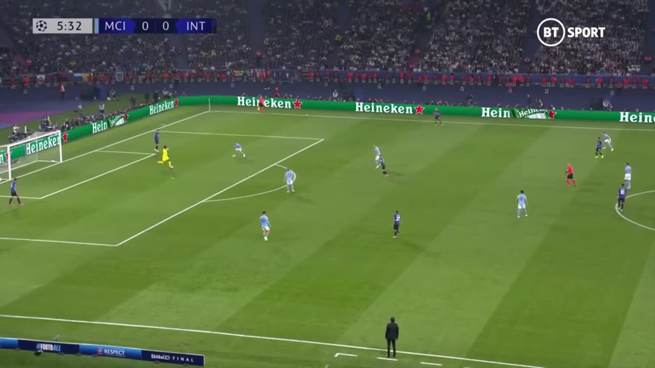 Onana CL Final clipped pass