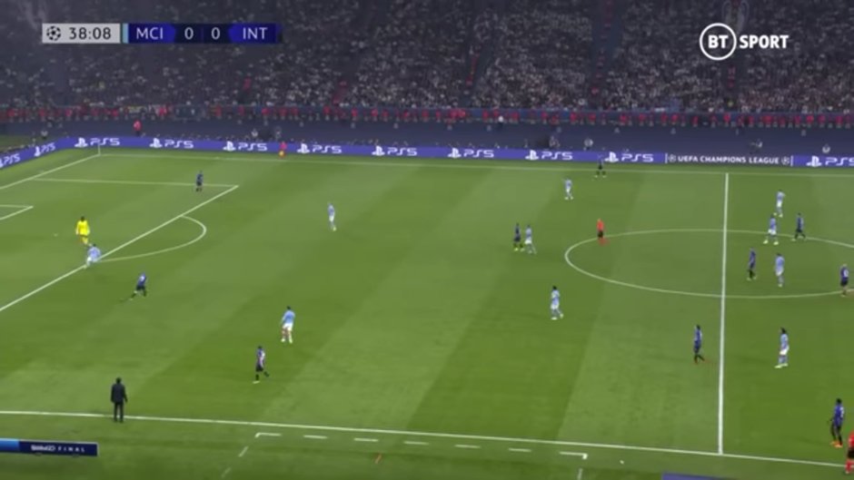 Onana CL Final pass