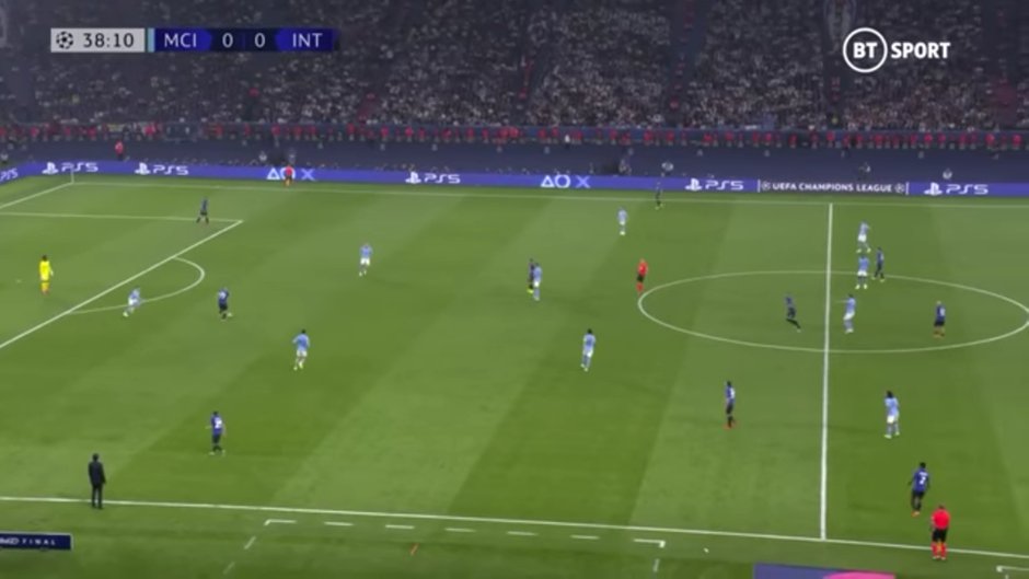 Onana CL Final pass