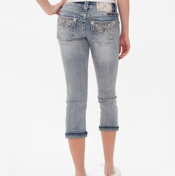 So good I had to share! Check out all the items I'm loving on <a href="/Poshmarkapp/">Poshmark</a> from <a href="/TAngel1981/">ナツキ.79</a> #poshmark #fashion #style #shopmycloset #michaelkors #missme: posh.mk/CEv6pbdhuBb