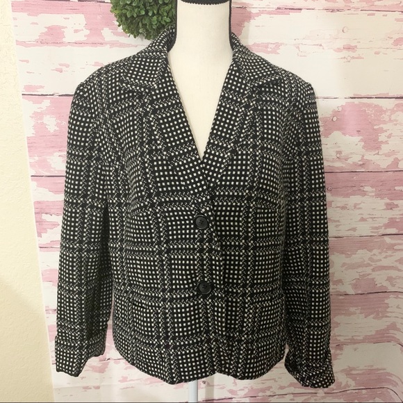 So good I had to share! Check out all the items I'm loving on <a href="/Poshmarkapp/">Poshmark</a> from @ThanisTrends #poshmark #fashion #style #shopmycloset #coach #loft #kimrogers: posh.mk/kLWUEEohuBb