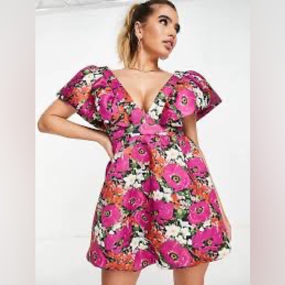 robino98's tweet photo. So good I had to share! Check out all the items I'm loving on @Poshmarkapp from @LachyraLachyram #poshmark #fashion #style #shopmycloset #asos #befree #express: https://t.co/TX8RZoBVx1 https://t.co/U5tnnEmpGV