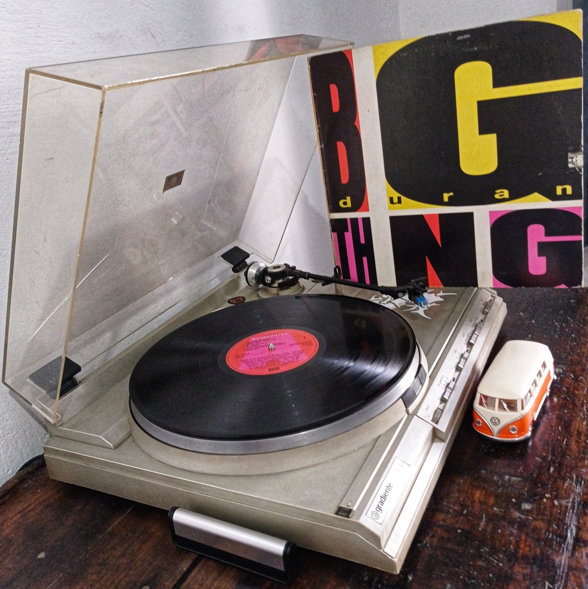RogerioRocker's tweet photo. Duran Duran – Big Thing #vinil #EMI #Fonobrás #EMIOdeon #Gatefold #id0667909581 #especial #vinyl #vinylpost #vinylcollection #vinylcollector #discoécultura #lps #longplays #tocadiscos #gradiente #d35 #gs11 #hifi #lp04 #museudovinil #PopRock #Synthpop
https://t.co/8zG0vaMIJ8 https://t.co/IB0Z6vtrRM