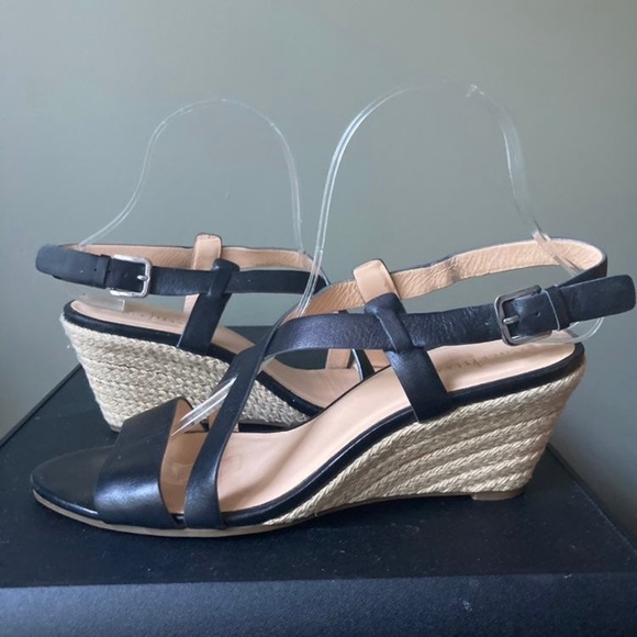 So good I had to share! Check out all the items I'm loving on <a href="/Poshmarkapp/">Poshmark</a> #poshmark #fashion #style #shopmycloset #joie #toryburch #colehaan: posh.mk/NAgMUHjhuBb