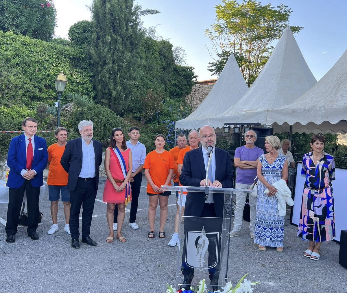 LLaRosaSerafini's tweet photo. Fête nationale et fête patronale à #Falicon avec le traditionnel festin 🎉

Concours de pétanque, messe à  la Sainte patronne de la commune et festin pour se retrouver et partager ce moment de tradition. https://t.co/zCFYprC84a